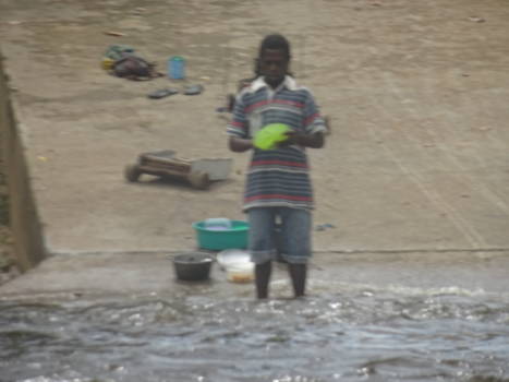 Gunsi - wassen in de rivier,de hoofdader van hun bestaan!