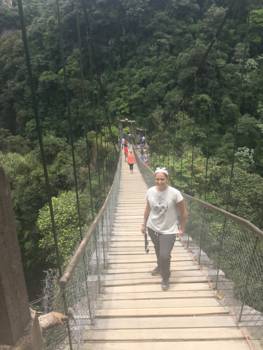 Baños - Brug midden in de Andes