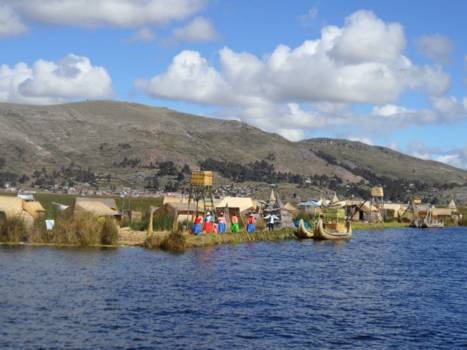 Titicacameer - Drijvend eilandje Riowily