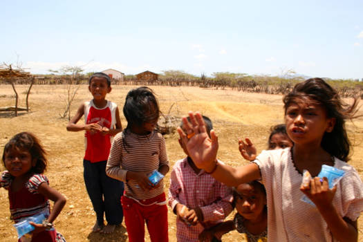 La Guajira - Tolwegbetaling met koekjes en water