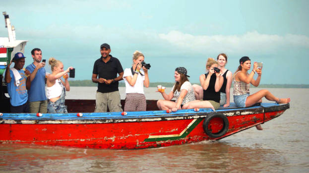Boven Suriname - Dolfijnen spotten