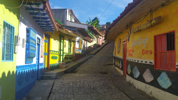 El Peñon de Guatapé - Kleurrijk dorpje...