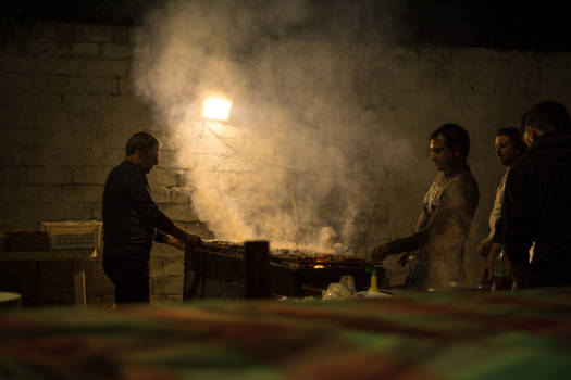 Torres del Paine - Grieks dorpsfeest, niet compleet zonder souvlaki!