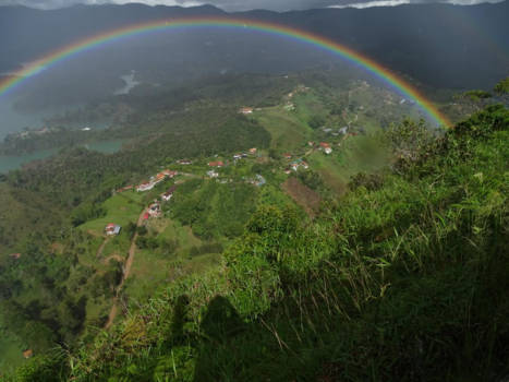 El Peñon de Guatapé - Somewhere over the rainbow!