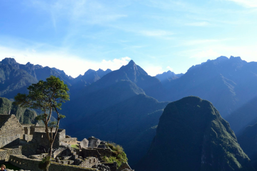 Machu Picchu - Het uitzicht vanaf Machu Picchu bij de eerste zonnestralen