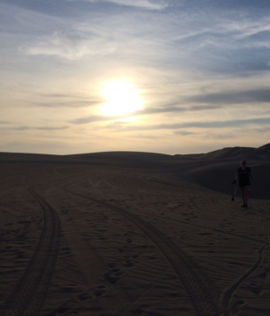 Peru - Walking through the desert