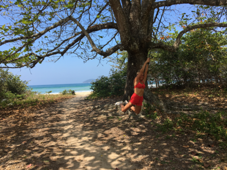 Brazilië - Ilhe grande brazil swinging girl