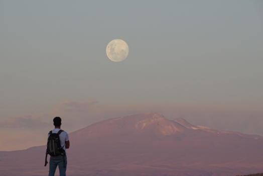 San Pedro de Atacama - Omdat we niet in de zon kunnen kijken, vinden we de maan mooier.