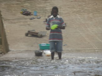 Gunsi - wassen in de rivier,de hoofdader van hun bestaan!