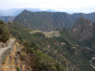 Peru - Net door de Zonnepoort gelopen, heb je dit uitzicht op Machu Picchu.