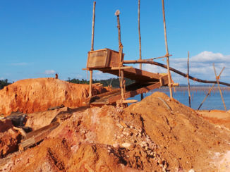 Brokopondo stuwmeer - Goudwinning aan het Brokopondomeer
