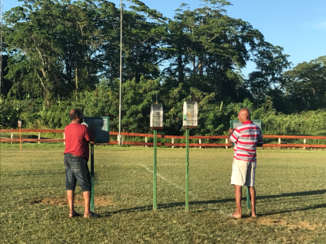 Suriname - Zangvogelwedstrijd op zondagochtend