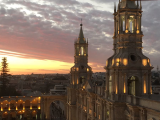 Peru - Arequipa - genieten van de ondergaande zon met een Pisco Sour