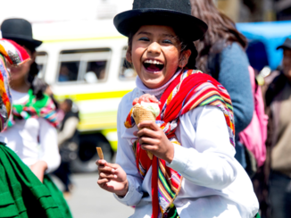 Bolivia - Boliviaans meisje met een ijsje