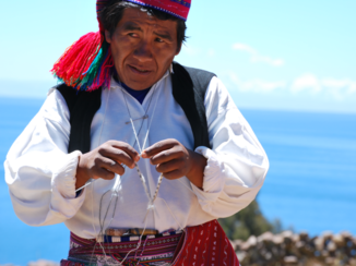 Titicacameer - Breiende man op Taquile